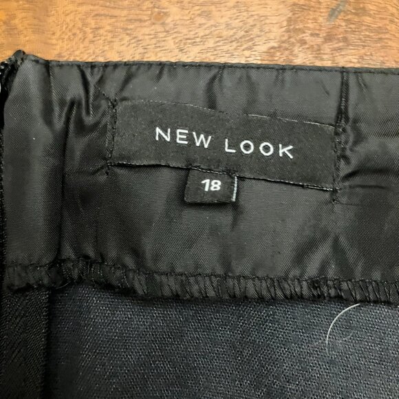 Black Vinyl Mini Skirt - Picture 6 of 9